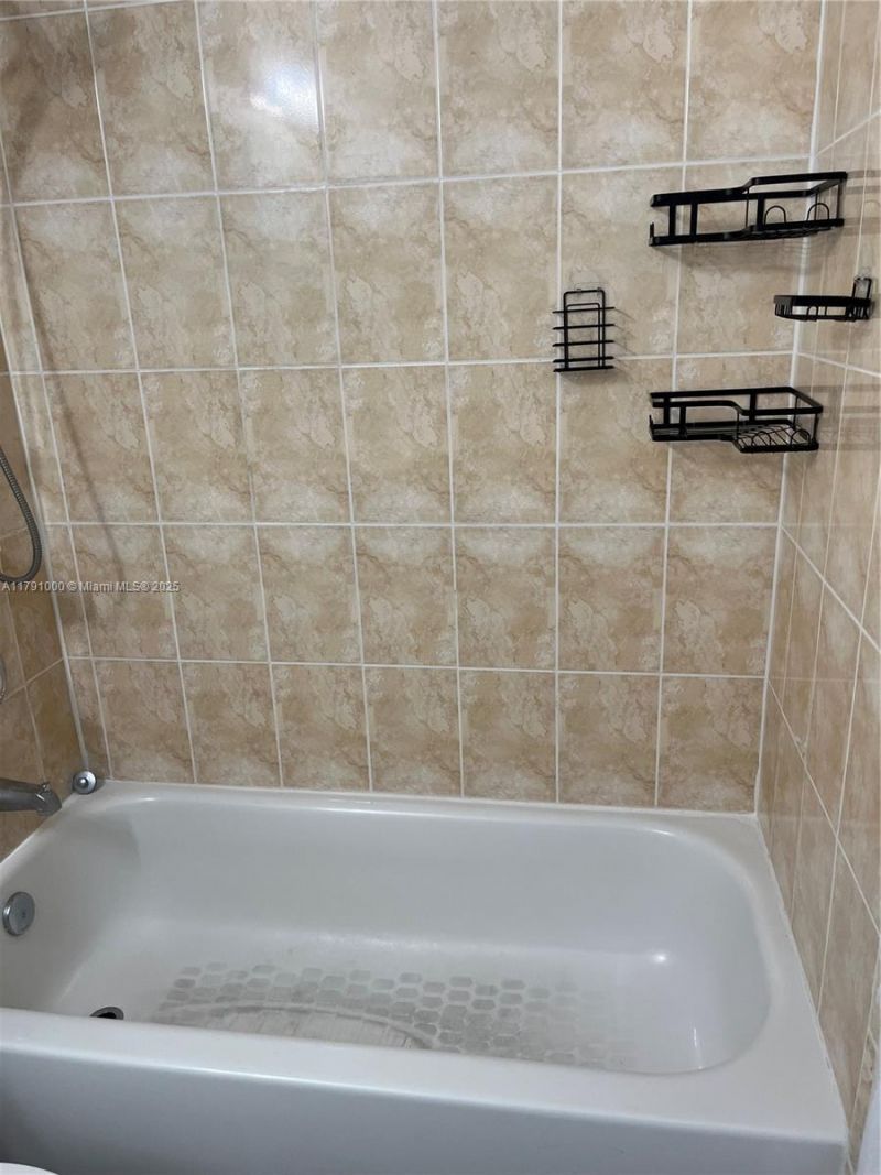 7985 NW 8th St, Unit 110A, Miami, FL 33126 Photo