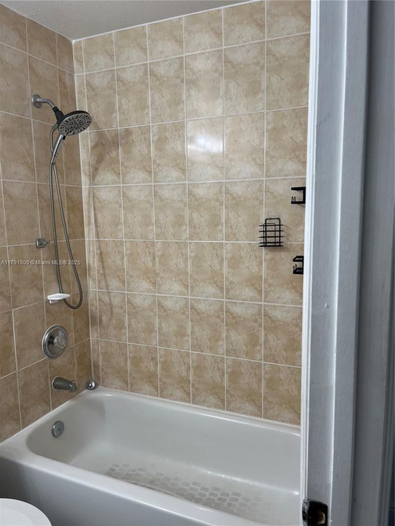 7985 NW 8th St, Unit 110A, Miami, FL 33126 Photo