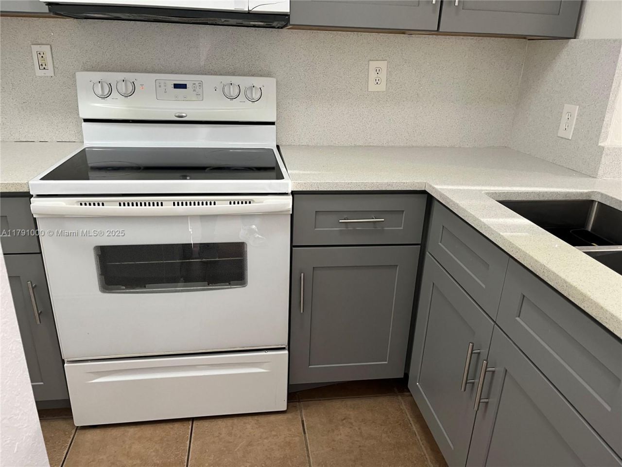 7985 NW 8th St, Unit 110A, Miami, FL 33126 Photo