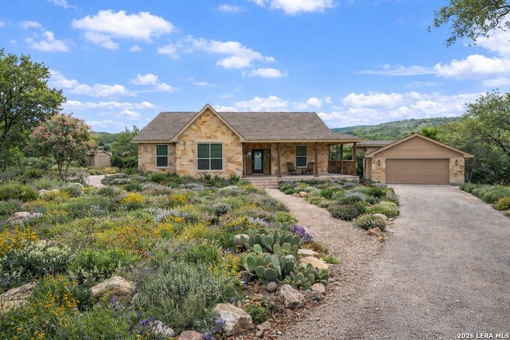 200 Buntline, Bergheim, TX 78004 Main Photo