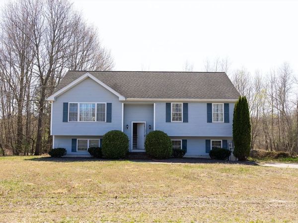 12 Hamilton Way, Holbrook, MA 02343