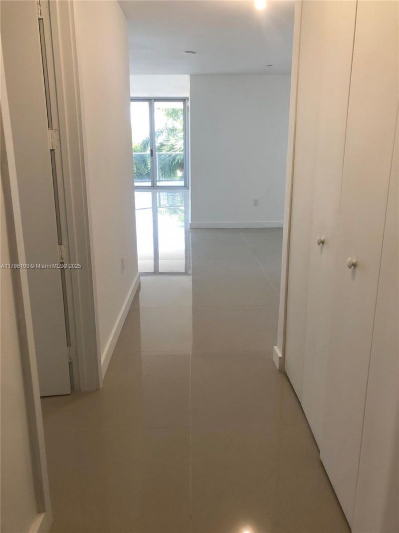 488 NE 18th St, Unit 215, Miami, FL 33132 Photo