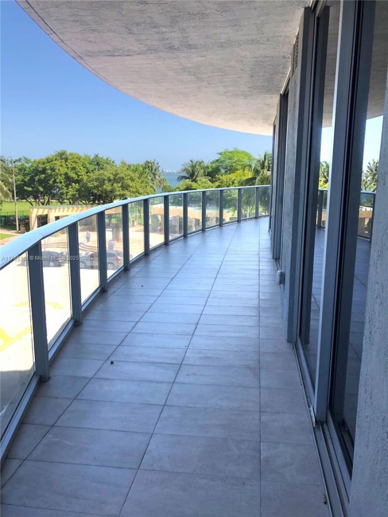 488 NE 18th St, Unit 215, Miami, FL 33132 Photo