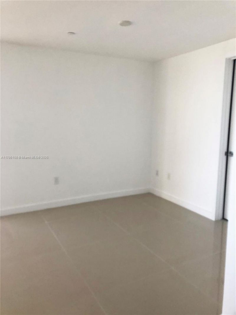 488 NE 18th St, Unit 215, Miami, FL 33132 Photo