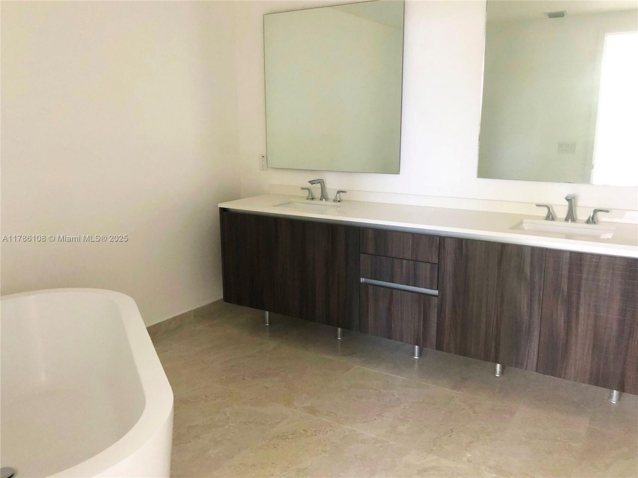 488 NE 18th St, Unit 215, Miami, FL 33132 Photo