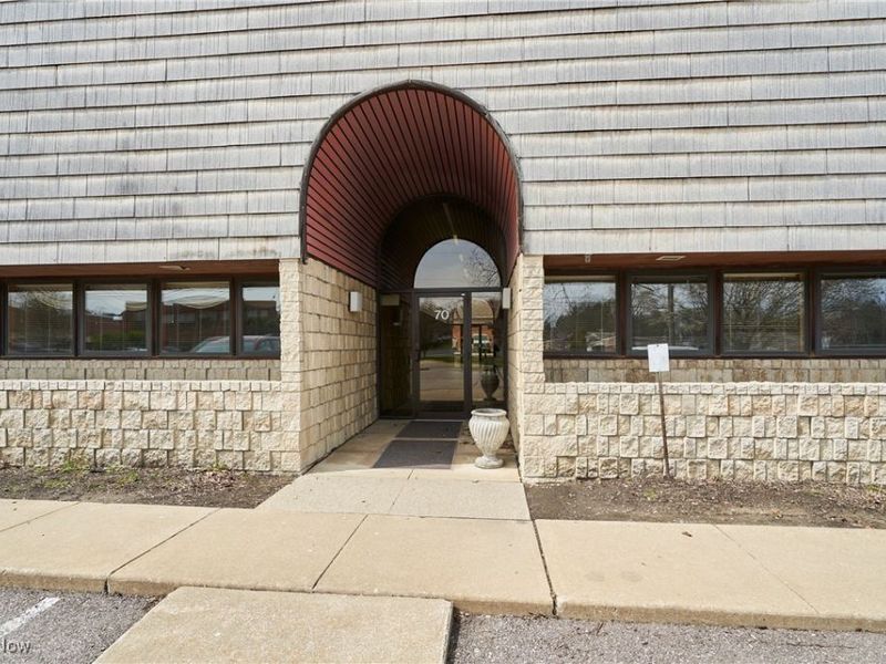 70 N Miller Road, Fairlawn, OH 44333 Photo 3