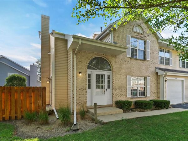 287 Kensington Court, Gurnee, IL 60031