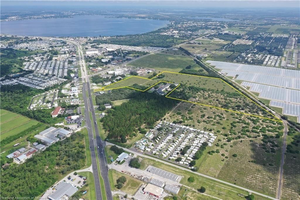 2000 Village Grove Boulevard, Sebring, FL 33870 Photo