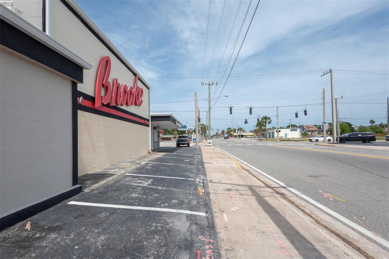 133 Main Street E, Daytona Beach, FL 32118 Photo