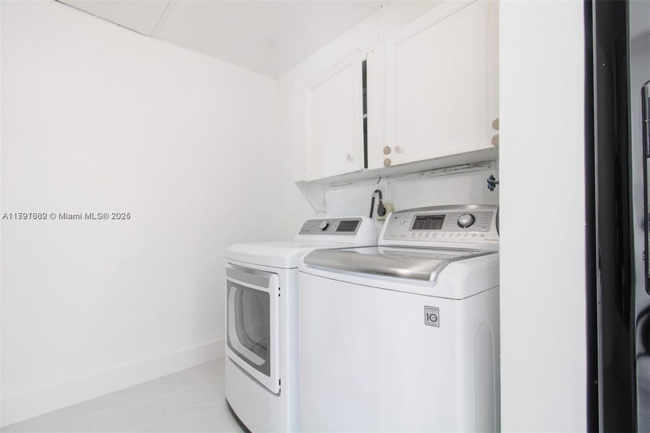 8441 NW 18th St, Pembroke Pines, FL 33024 Photo