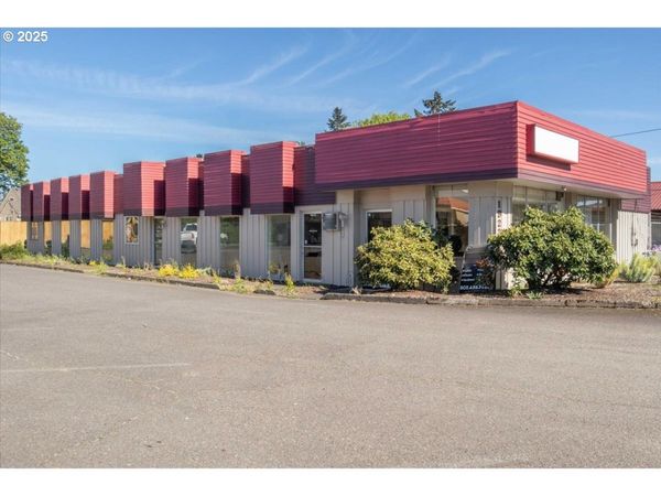 19230 SE MCLOUGHLIN BLVD, Gladstone, OR 97027