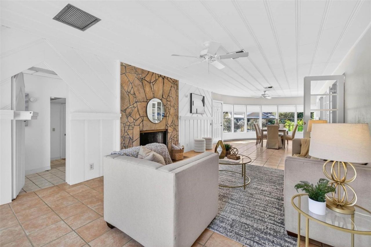 300 22nd Avenue S, Saint Petersburg, FL 33705 Photo