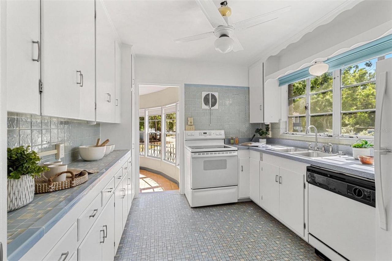 300 22nd Avenue S, Saint Petersburg, FL 33705 Photo