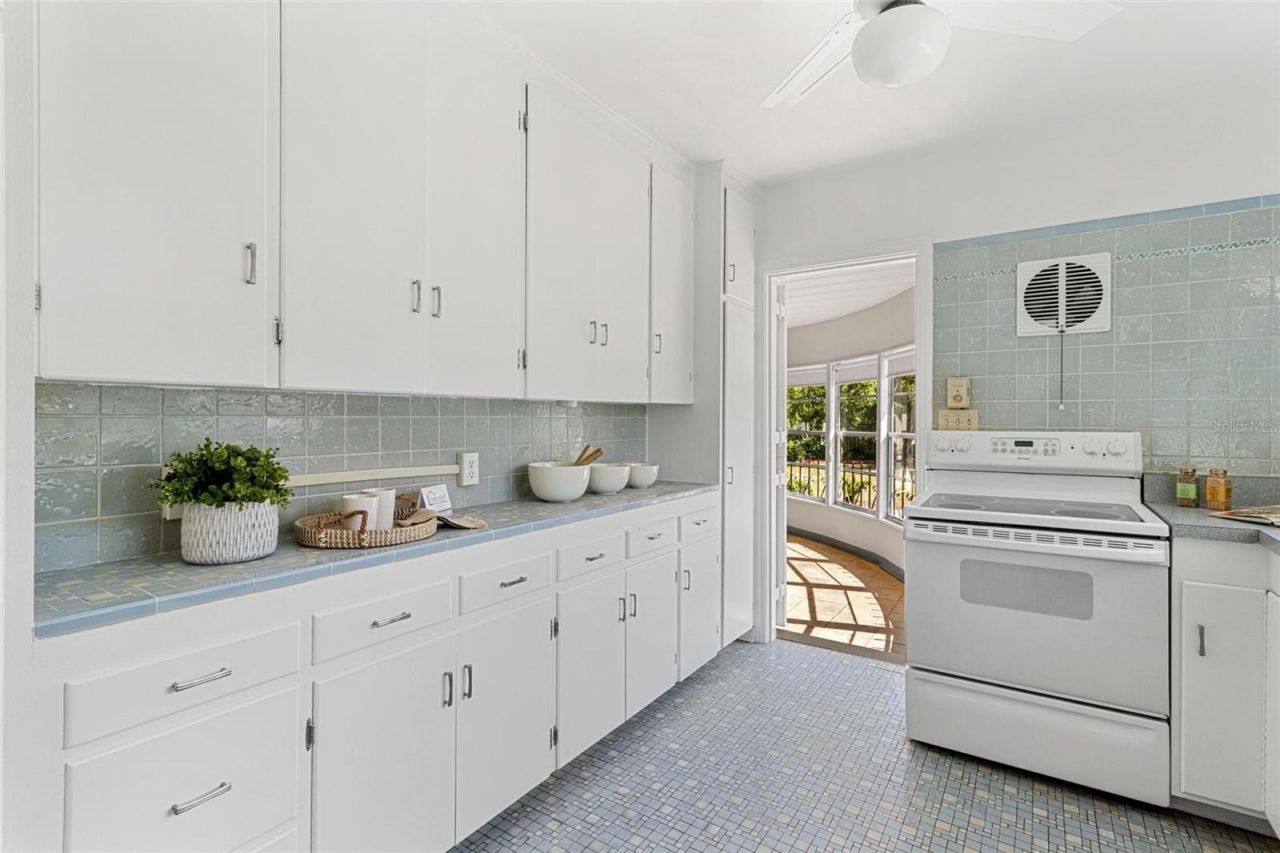 300 22nd Avenue S, Saint Petersburg, FL 33705 Photo