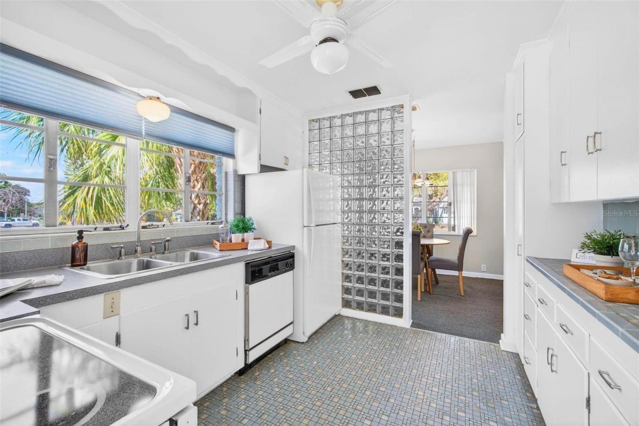 300 22nd Avenue S, Saint Petersburg, FL 33705 Photo