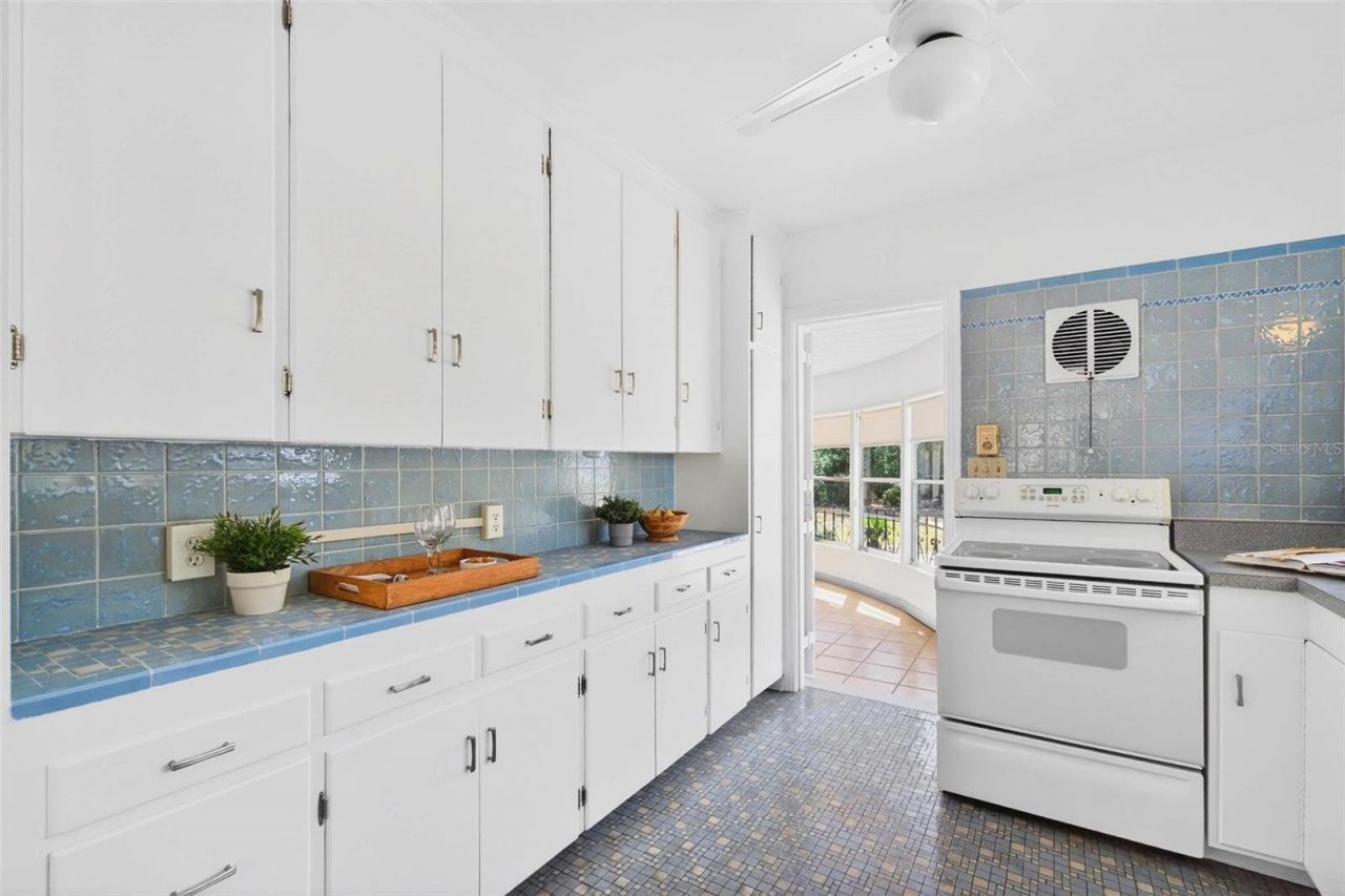 300 22nd Avenue S, Saint Petersburg, FL 33705 Photo