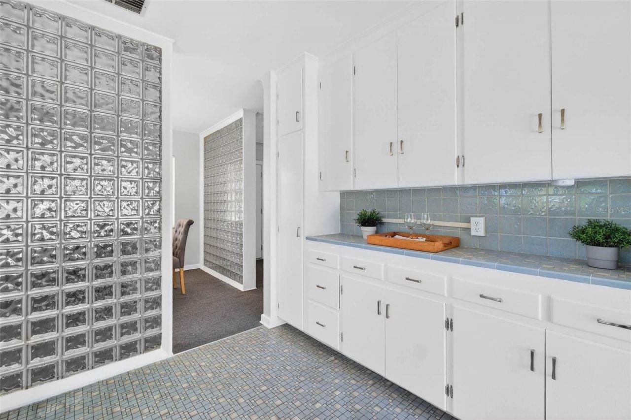 300 22nd Avenue S, Saint Petersburg, FL 33705 Photo