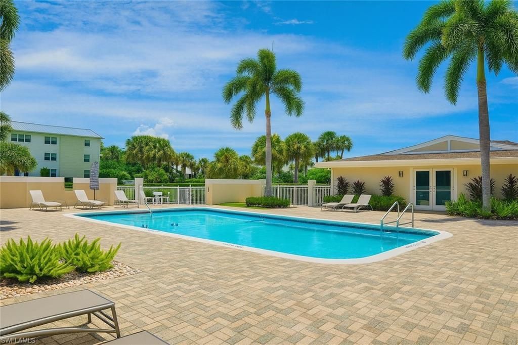 530 Broad Ave S, Unit 530, Naples, FL 34102 Photo