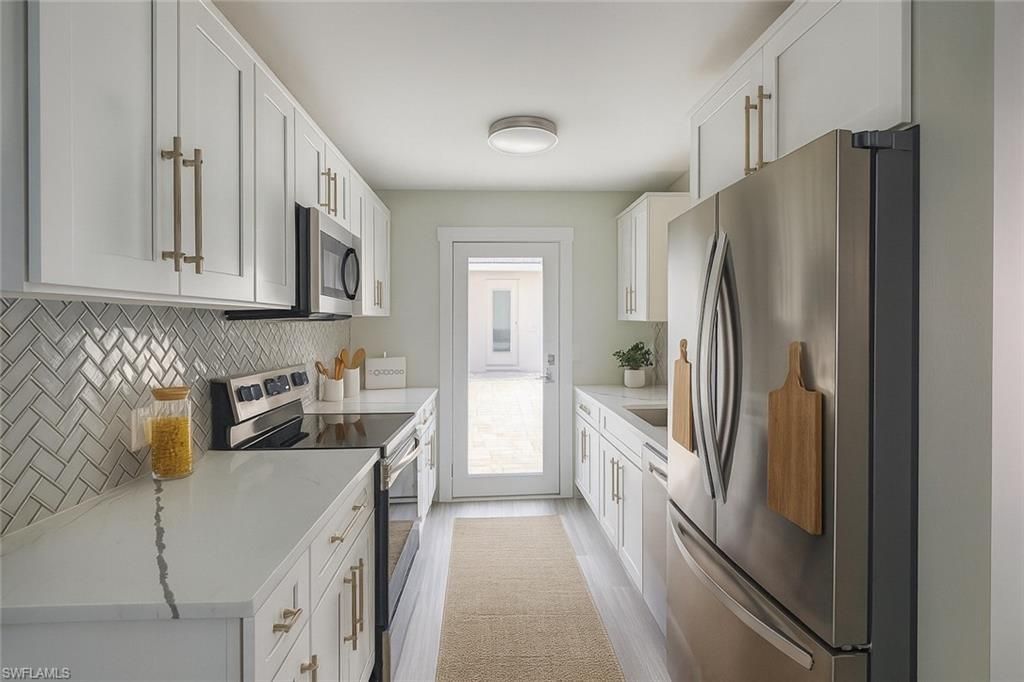 530 Broad Ave S, Unit 530, Naples, FL 34102 Photo