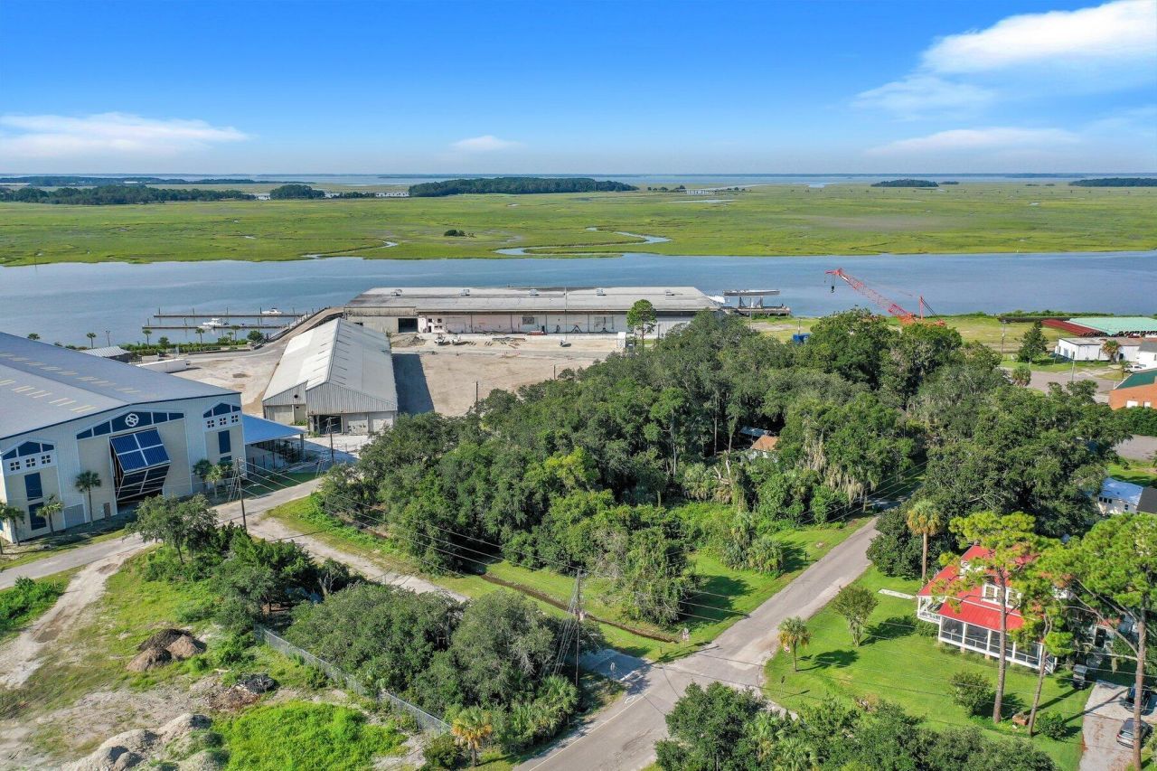 901 7th Street Photo 10