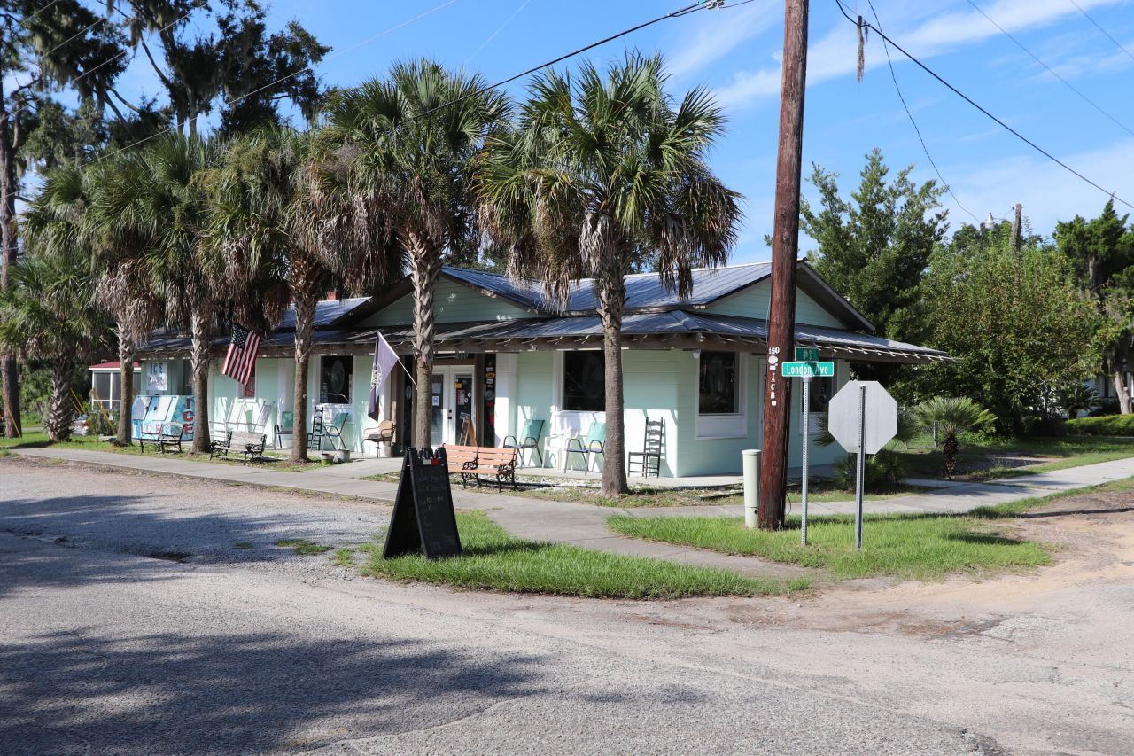 901 7th Street Photo 5