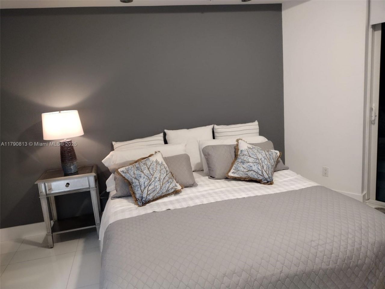 60 SW 13th St, Unit 4218, Miami, FL 33130 Photo