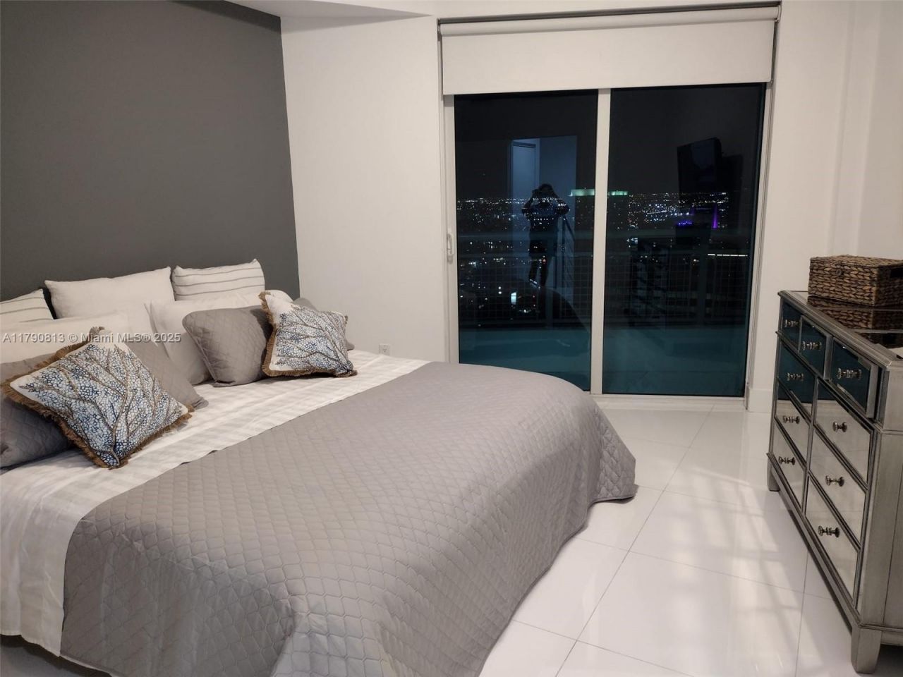 60 SW 13th St, Unit 4218, Miami, FL 33130 Photo