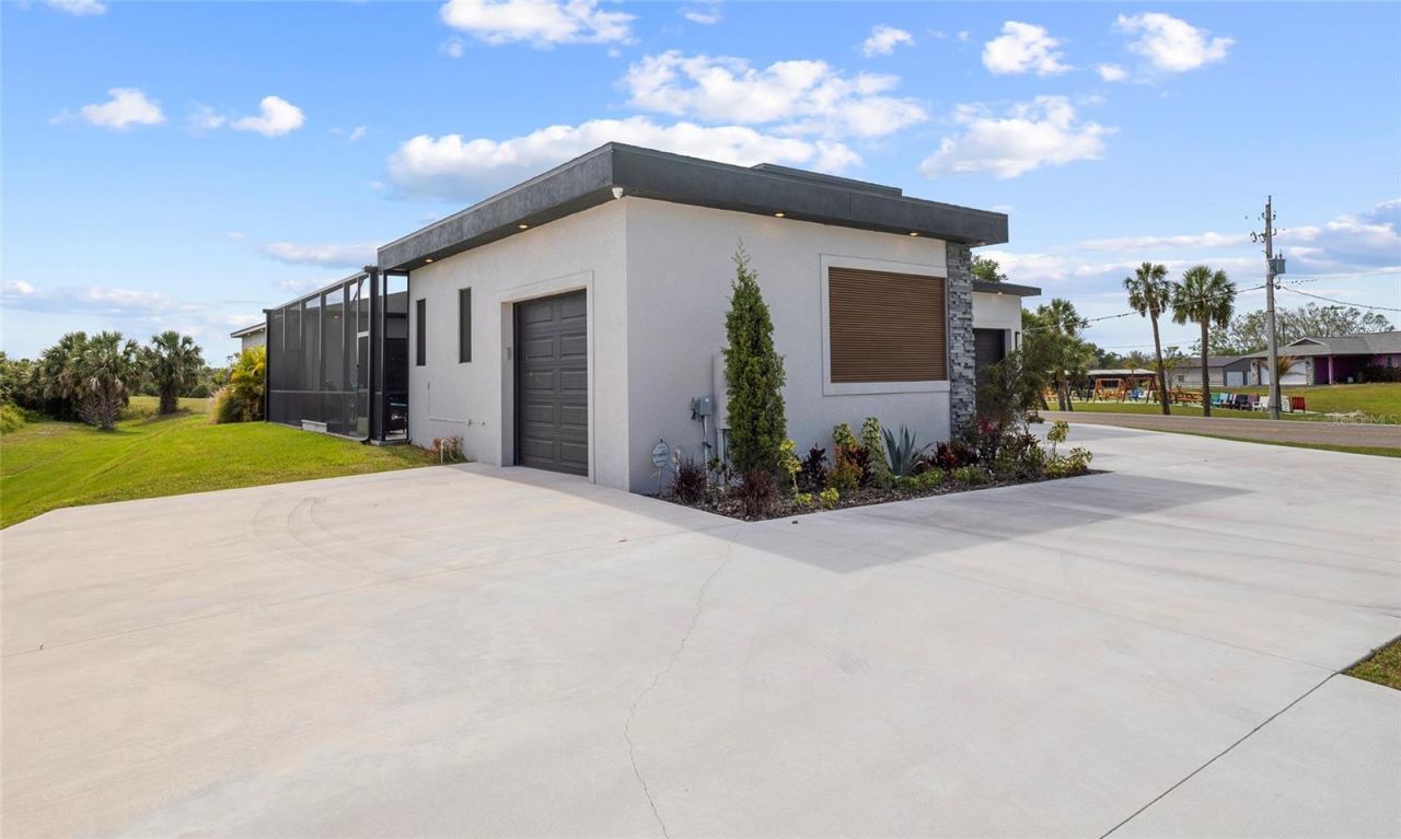 3610 Gulf City Road, Ruskin, FL 33570 Photo