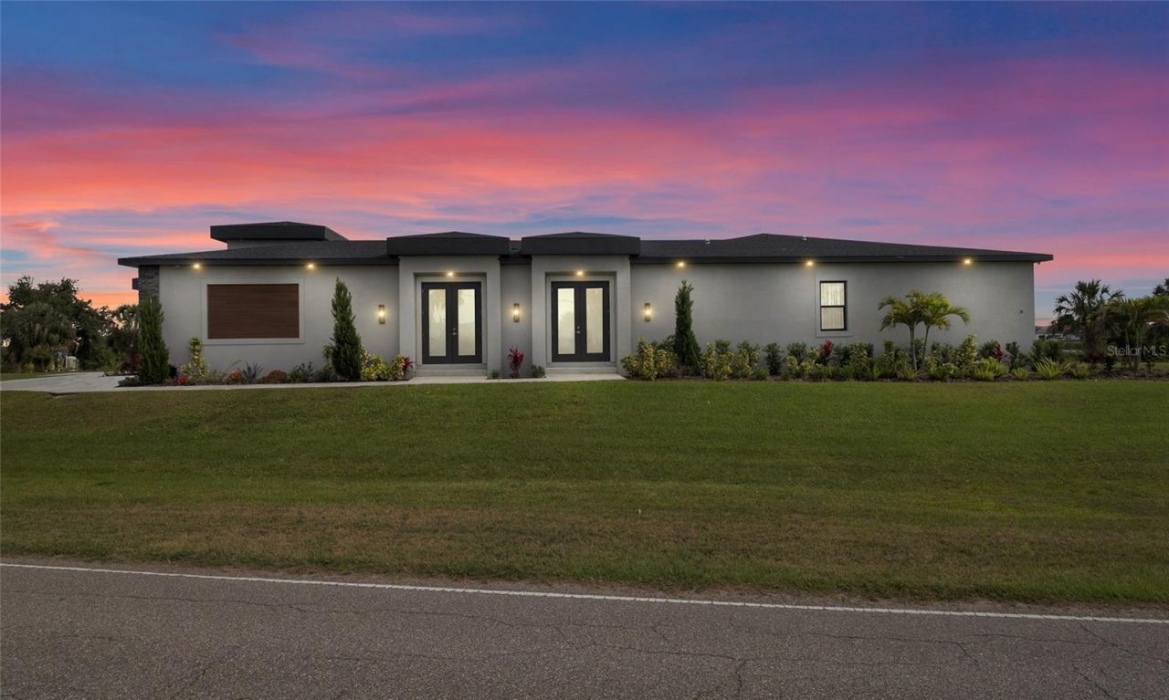 3610 Gulf City Road, Ruskin, FL 33570 Photo