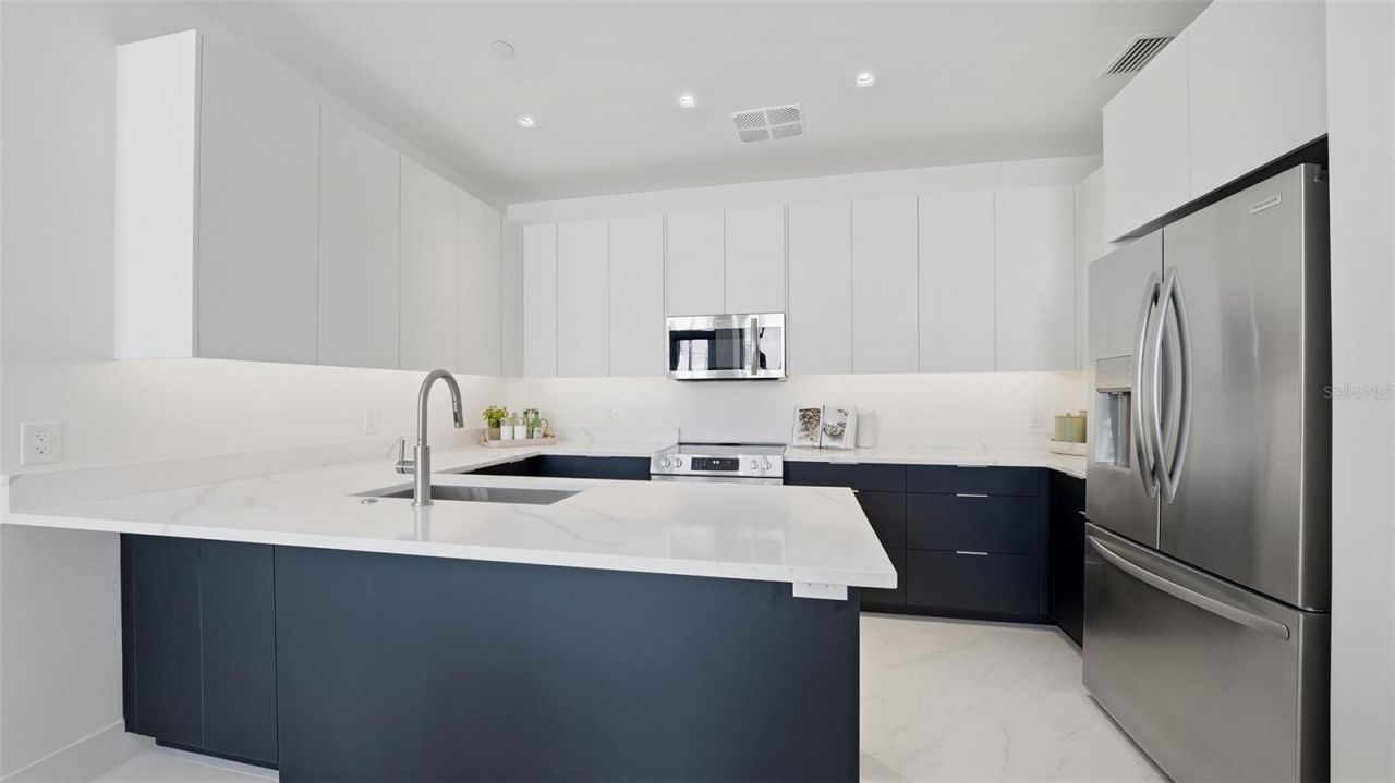430 Kumquat Court, Unit 202, Sarasota, FL 34236 Photo