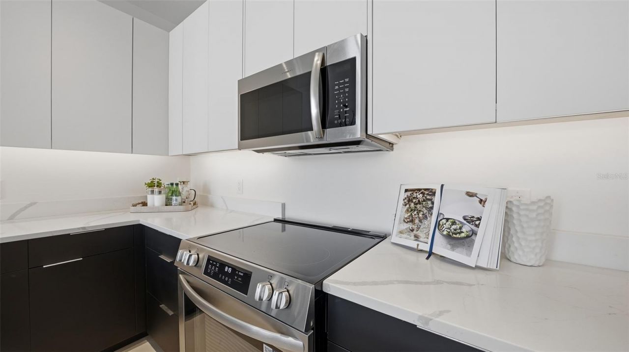 430 Kumquat Court, Unit 202, Sarasota, FL 34236 Photo