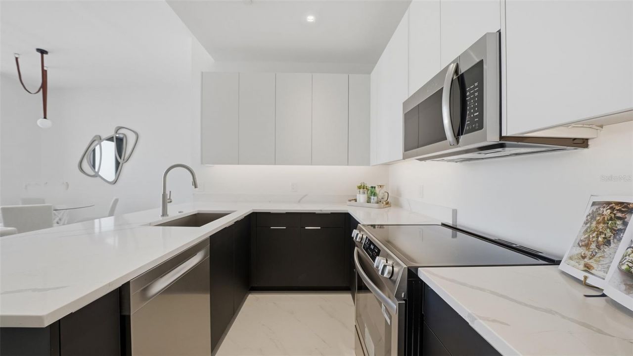 430 Kumquat Court, Unit 202, Sarasota, FL 34236 Photo