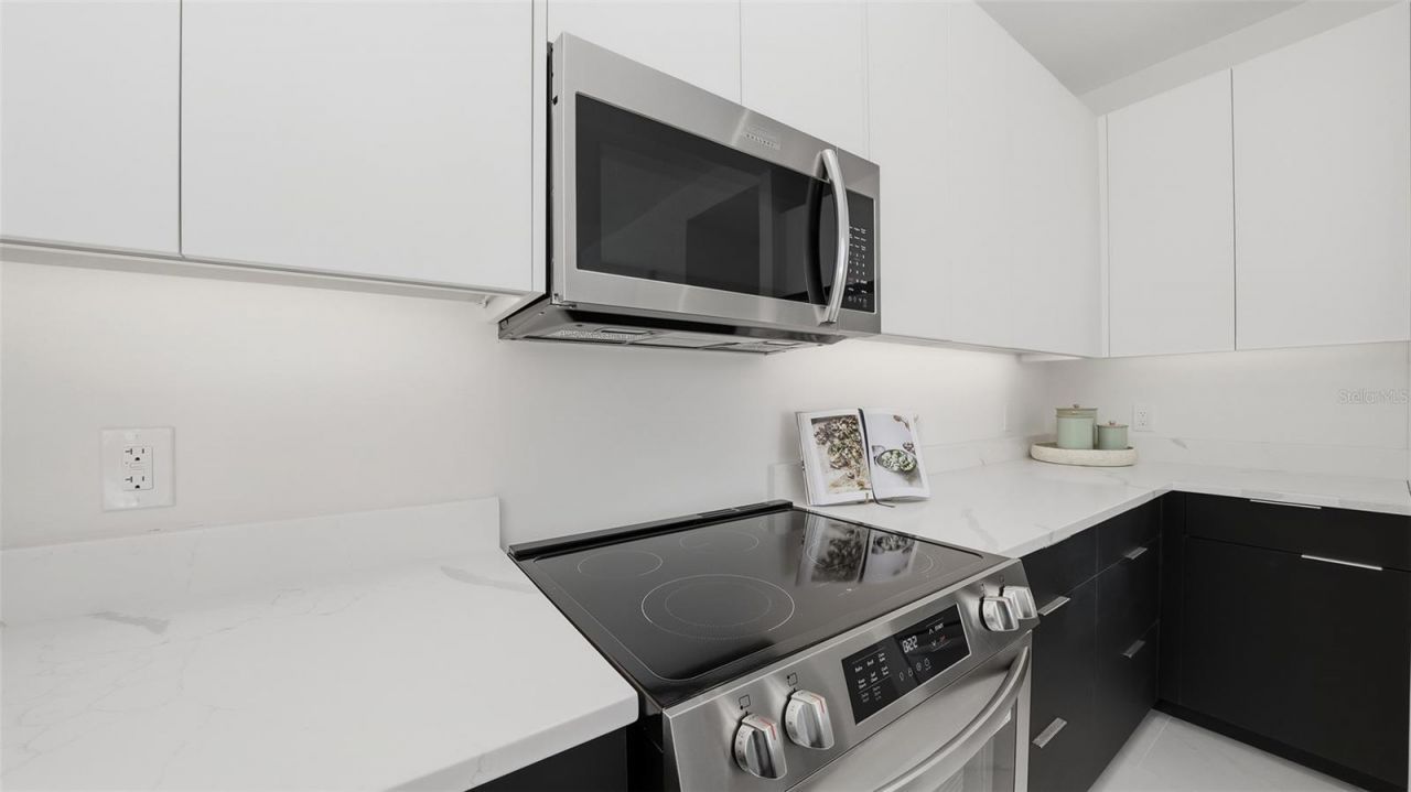 430 Kumquat Court, Unit 202, Sarasota, FL 34236 Photo