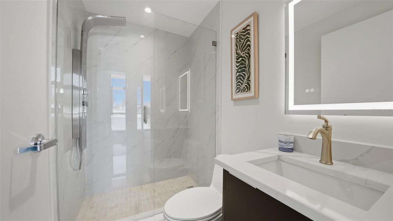 430 Kumquat Court, Unit 202, Sarasota, FL 34236 Photo