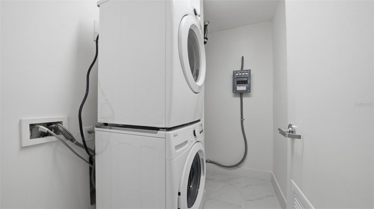 430 Kumquat Court, Unit 202, Sarasota, FL 34236 Photo