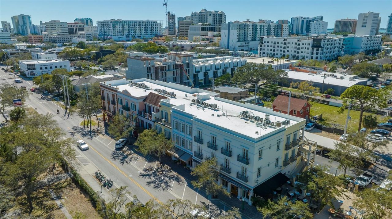 430 Kumquat Court, Unit 202, Sarasota, FL 34236 Photo