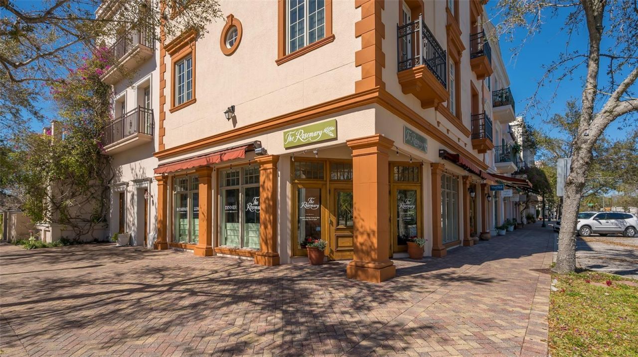 430 Kumquat Court, Unit 202, Sarasota, FL 34236 Photo