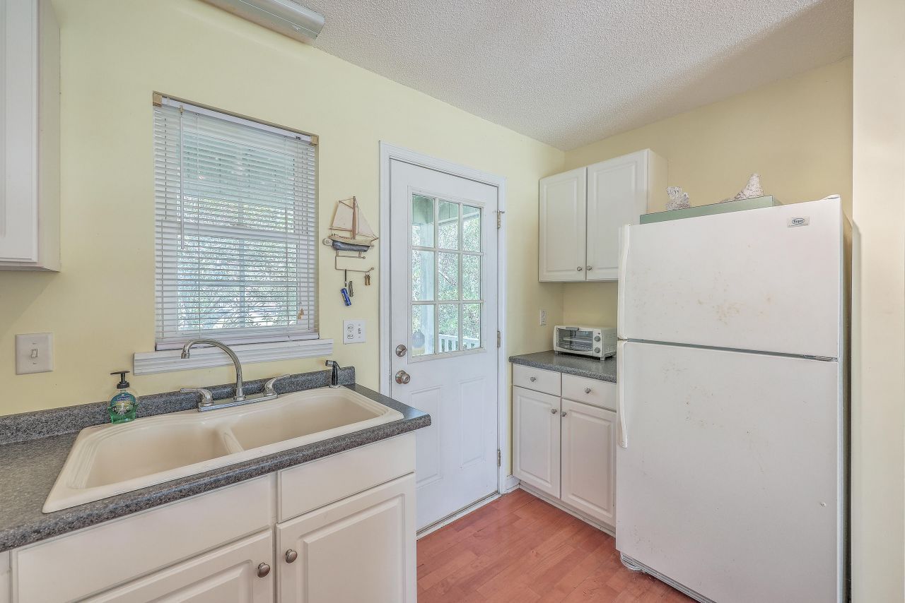 4401 Prices Bridge Lane Photo 11