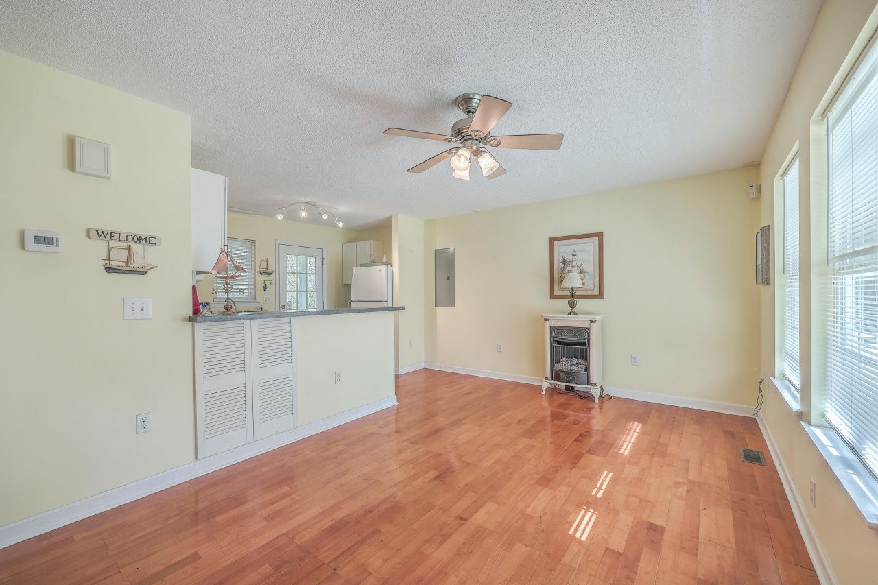 4401 Prices Bridge Lane Photo 13