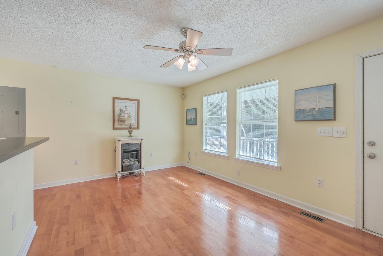 4401 Prices Bridge Lane Photo 14