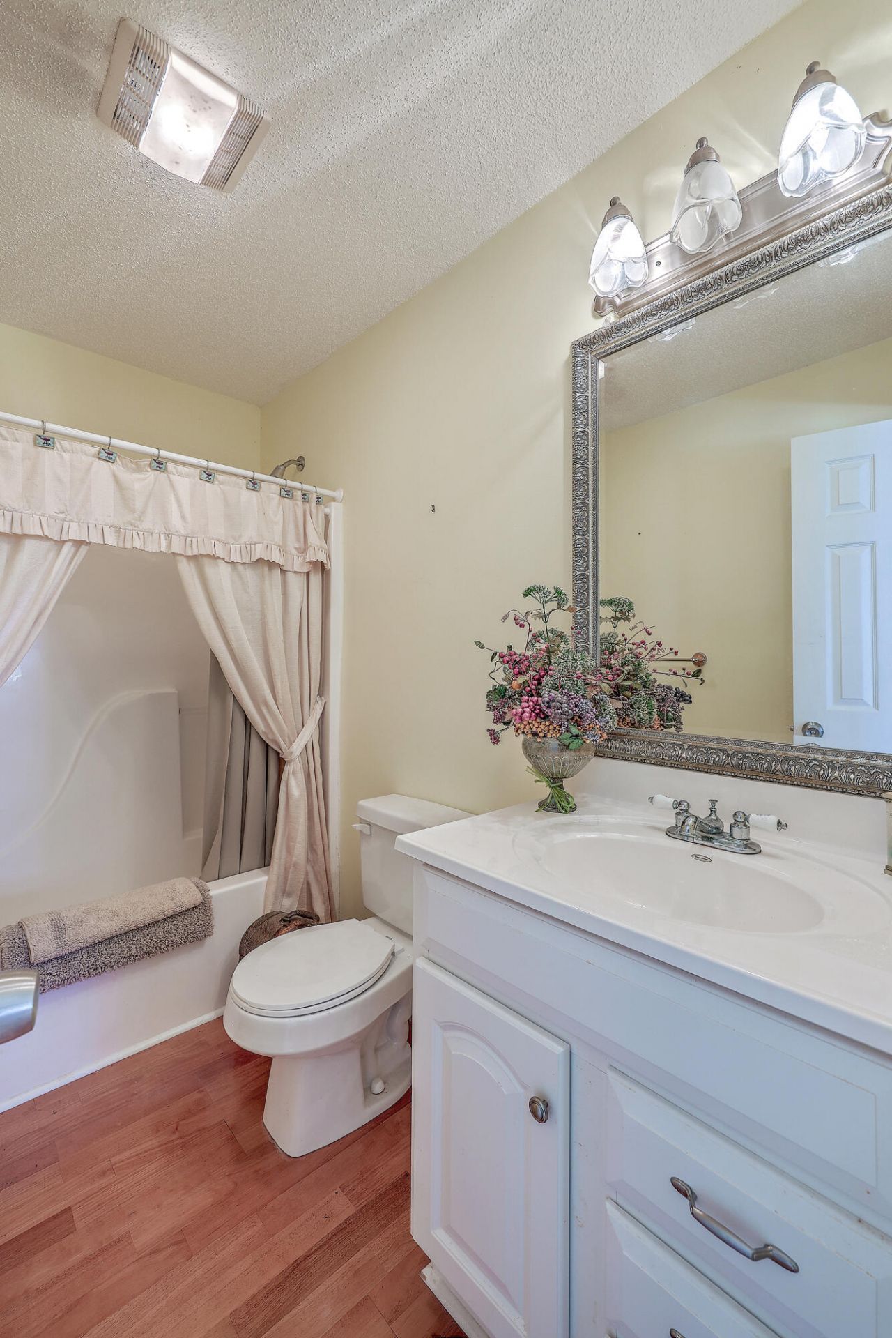 4401 Prices Bridge Lane Photo 25