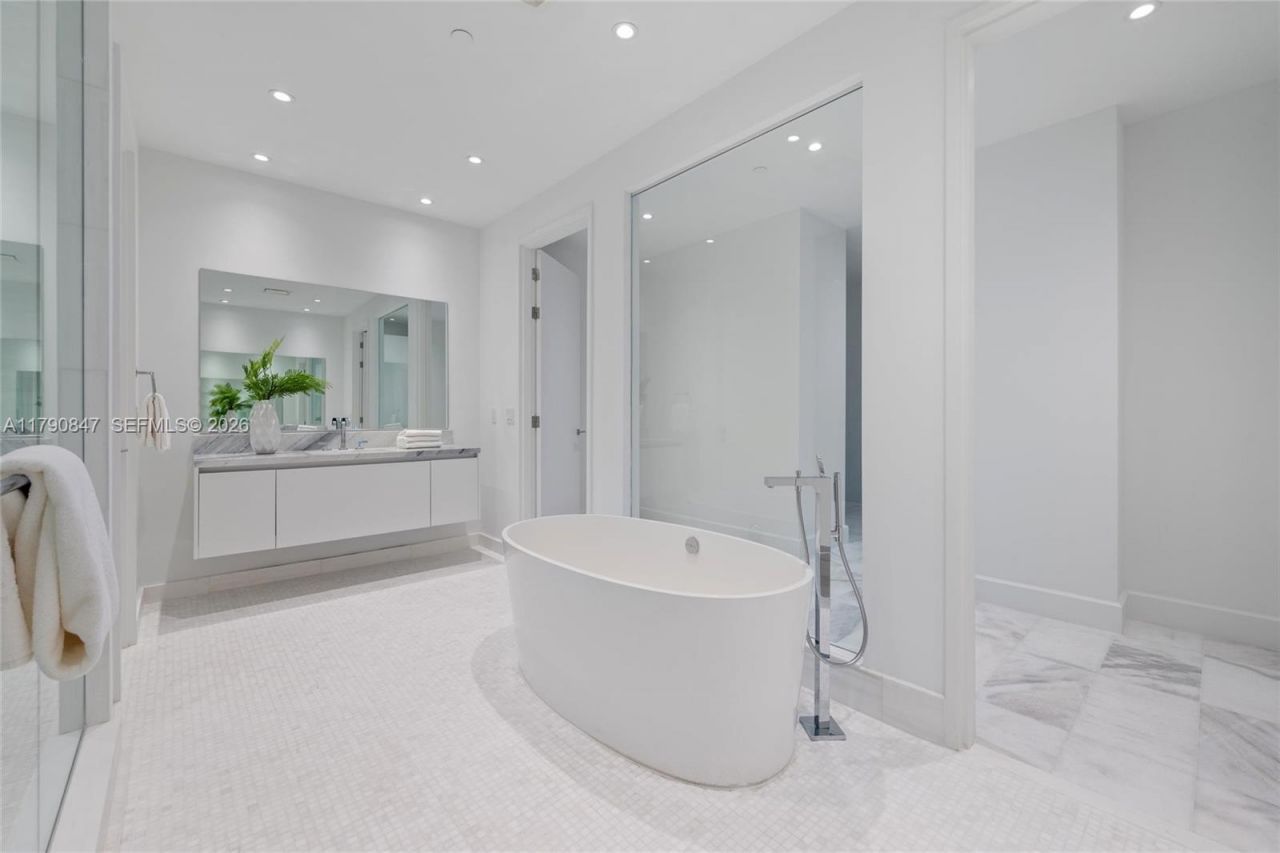 700 NE 26th Ter, Unit TH-403, Miami, FL 33137 Photo