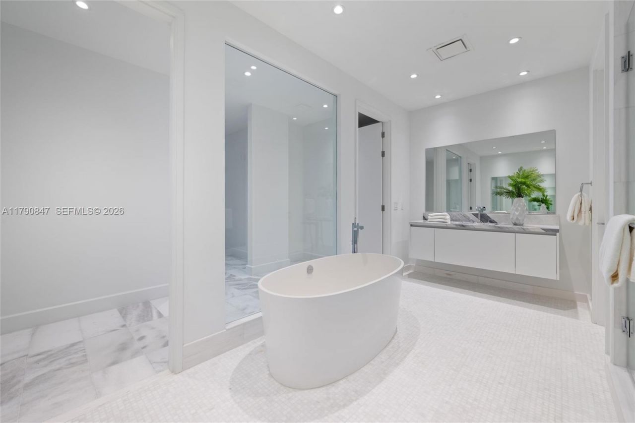 700 NE 26th Ter, Unit TH-403, Miami, FL 33137 Photo