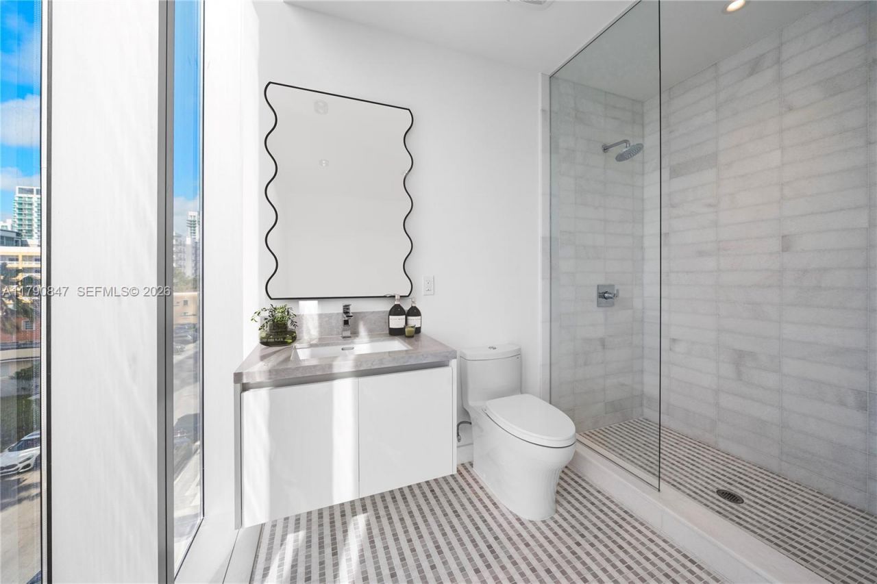 700 NE 26th Ter, Unit TH-403, Miami, FL 33137 Photo