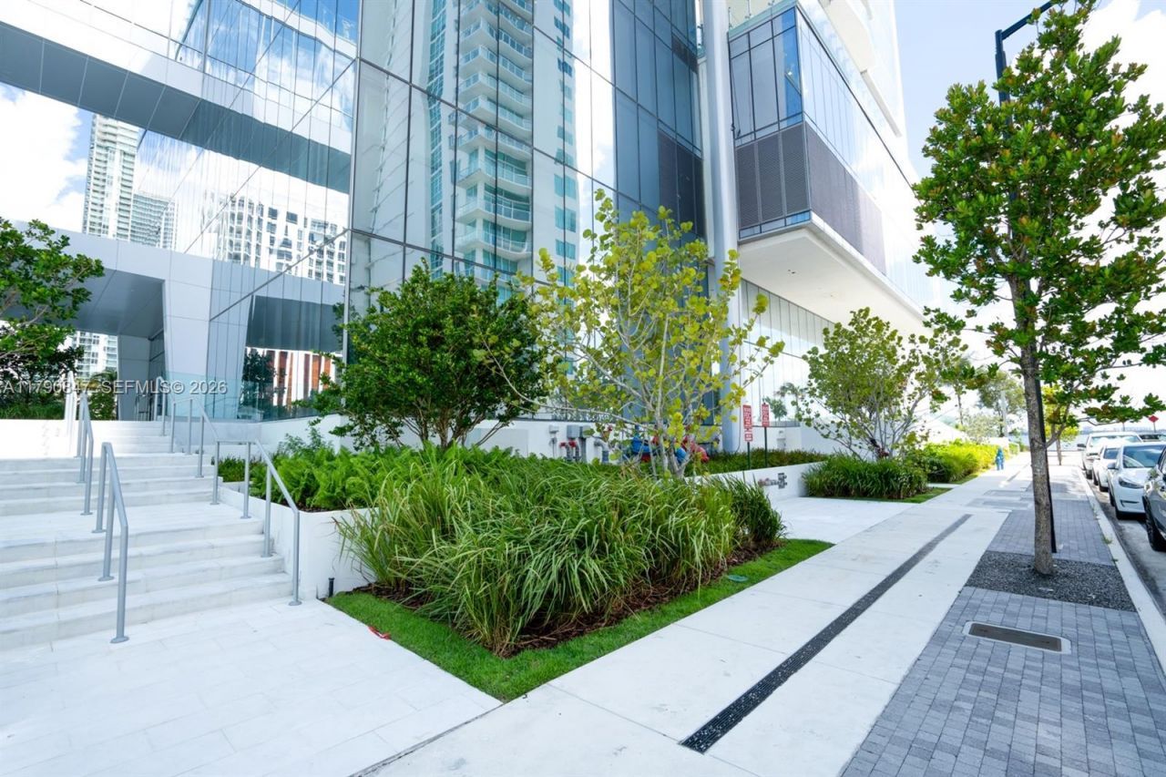 700 NE 26th Ter, Unit TH-403, Miami, FL 33137 Photo