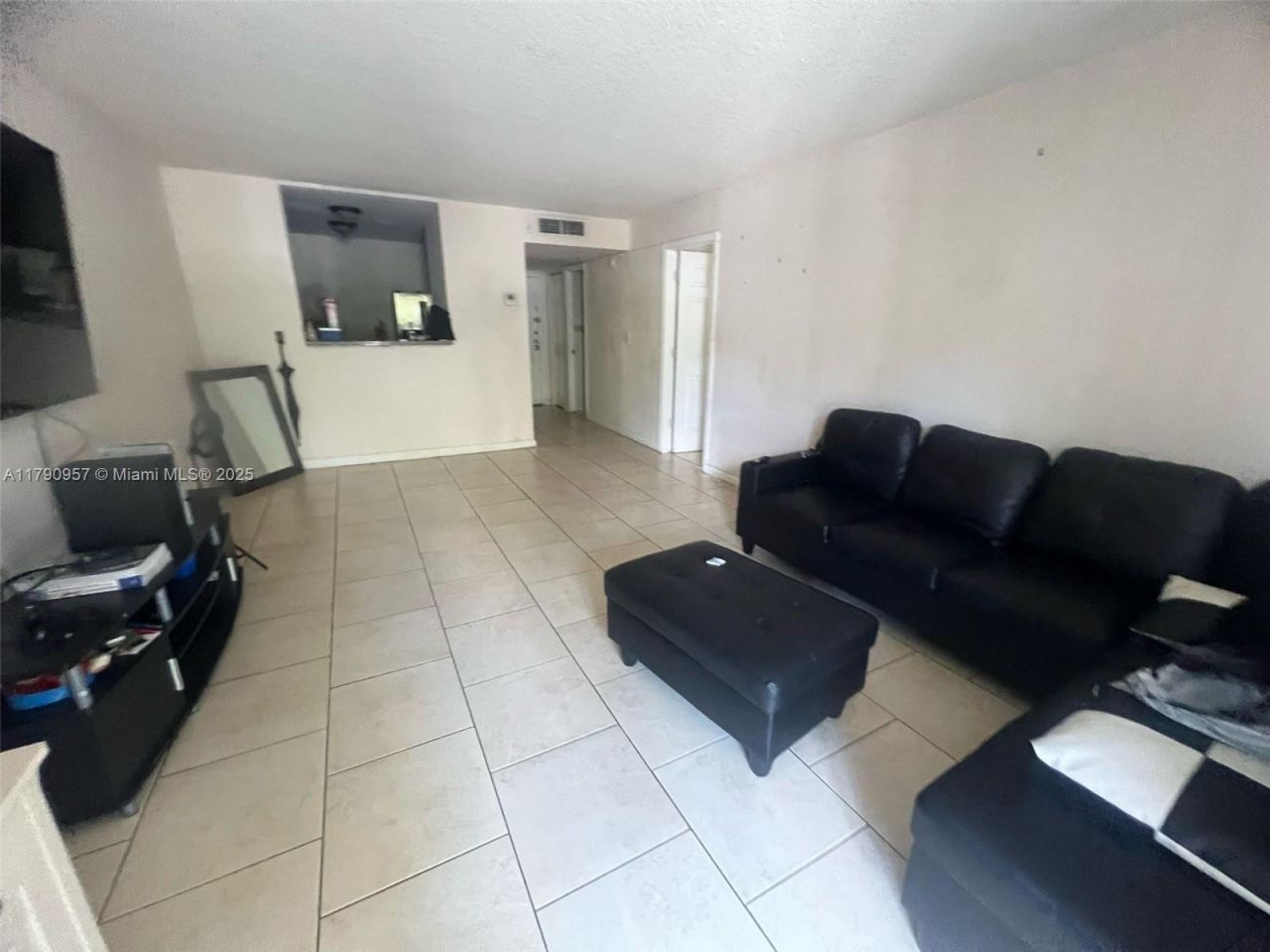 482 NW 165th St Rd, Unit A203, Miami, FL 33169 Photo