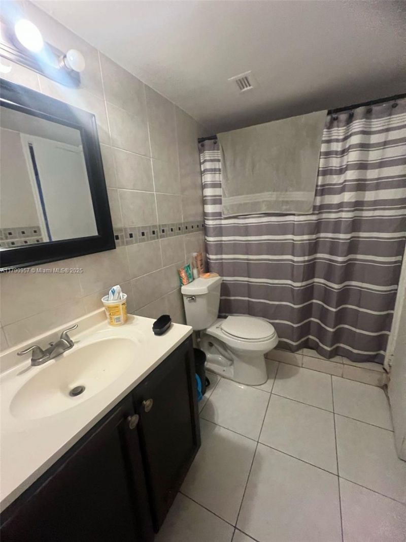 482 NW 165th St Rd, Unit A203, Miami, FL 33169 Photo