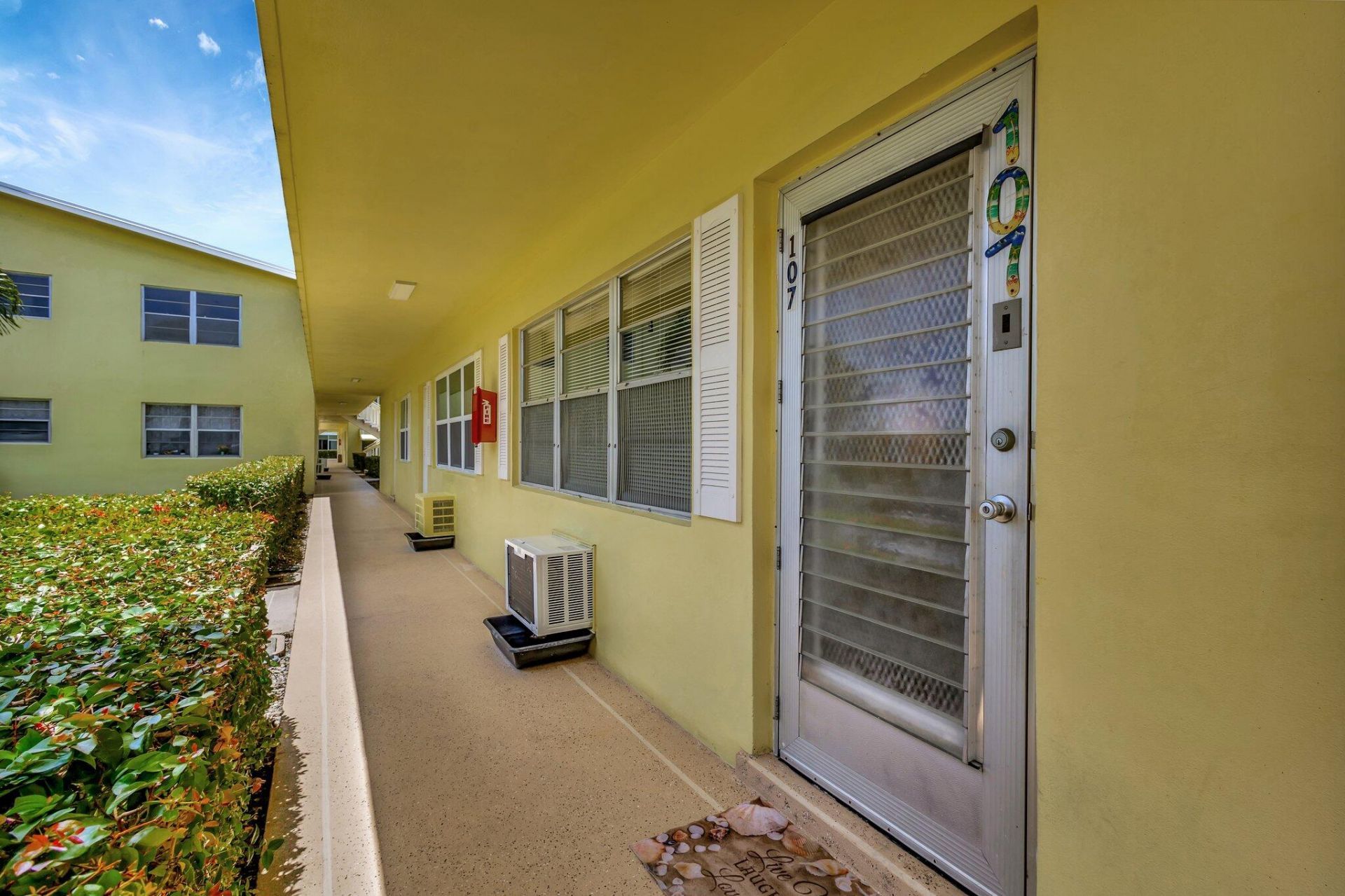 107 Sheffield E, West Palm Beach, FL 33417 Photo