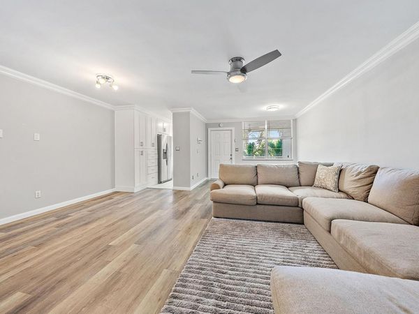 109 Paradise Harbour Boulevard, Unit 307, North Palm Beach, FL 33408