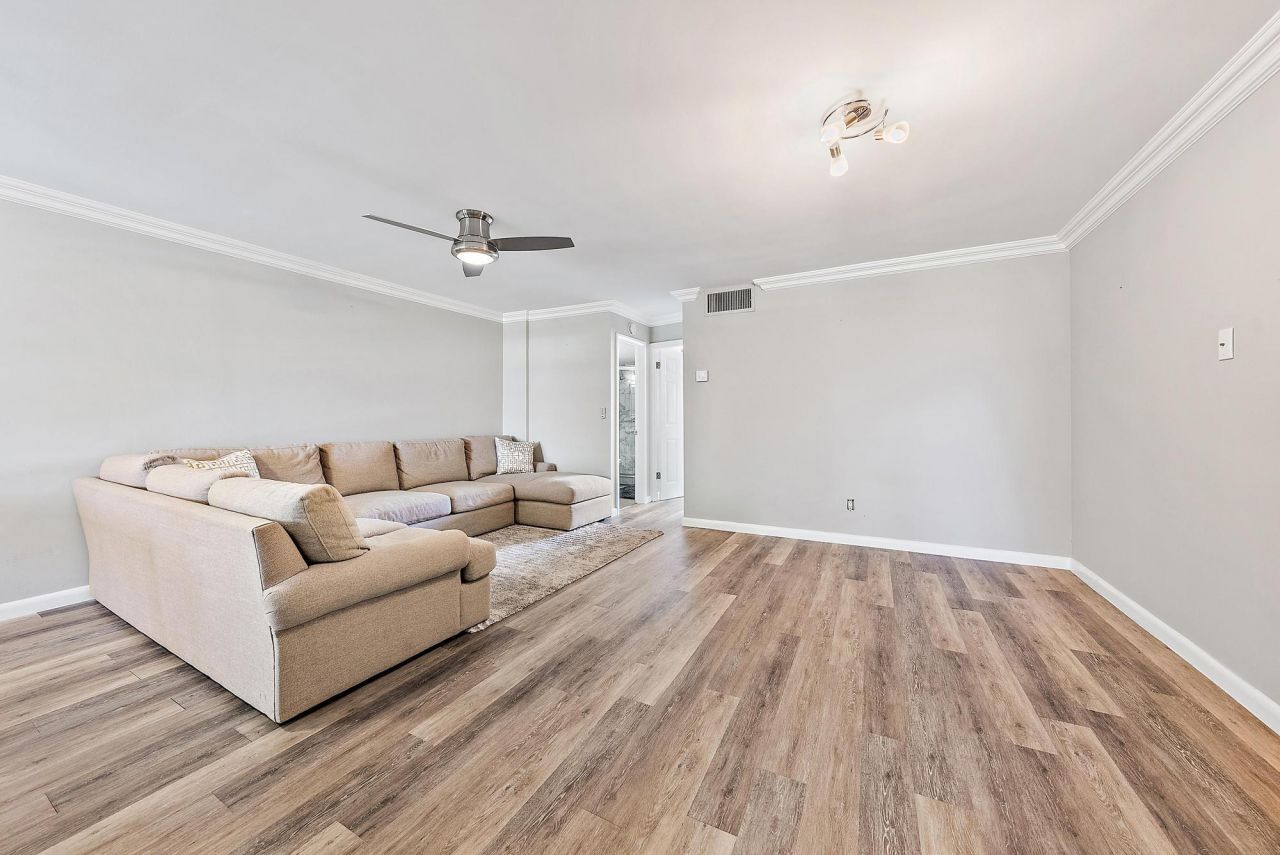 109 Paradise Harbour Boulevard, Unit 307, North Palm Beach, FL 33408 Photo